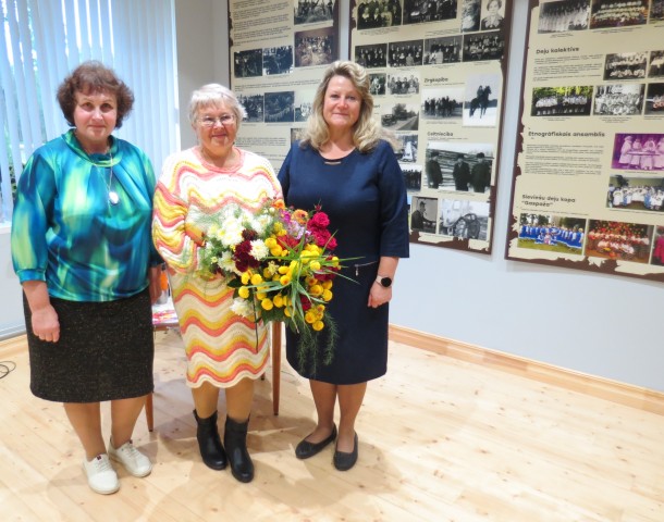 Sadarbībā ar Baltinavas muzeju organizētā tikšanās ar dzejnieci Intu Naglu